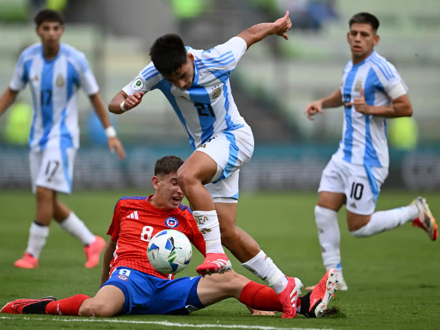 Subiabre encara: el delantero de River fue el autor del primer gol del partido. Foto: Conmebol