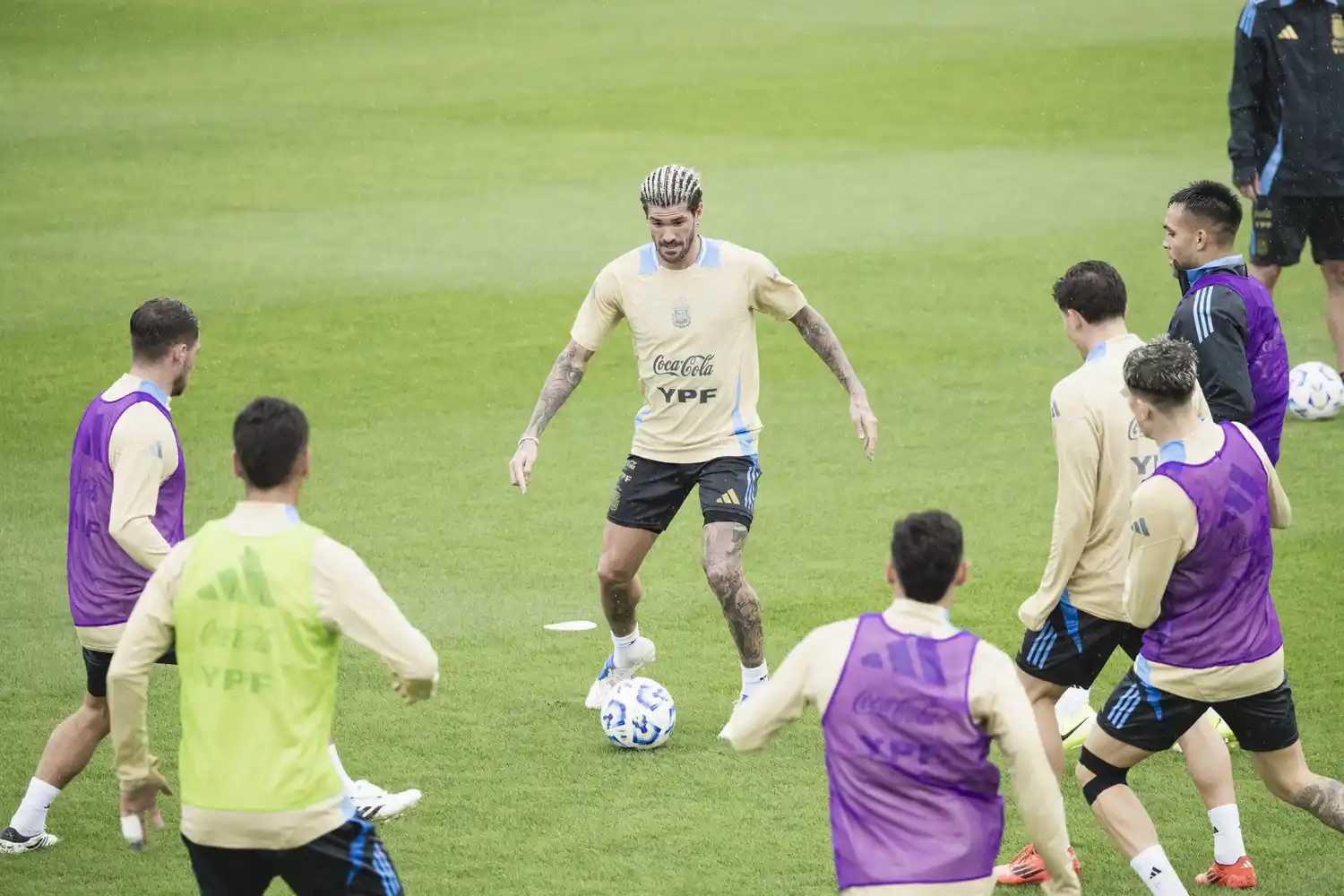 La Selección ya se entrena en Ezeiza de cara a la doble fecha ante Uruguay y Brasil. Foto: AFA
