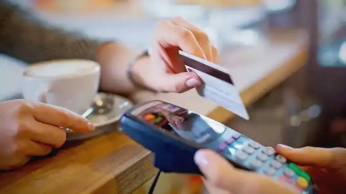 Para Cerone, va a ser engorroso aplicar las propinas electrónicas.