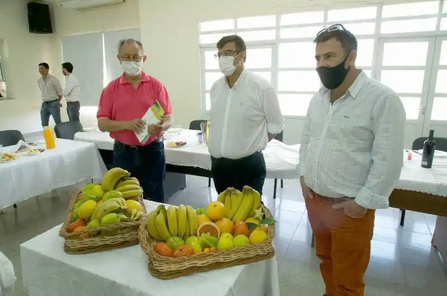 Se trabajan las buenas prácticas agrícolas
para la fertilización en frutos tropicales