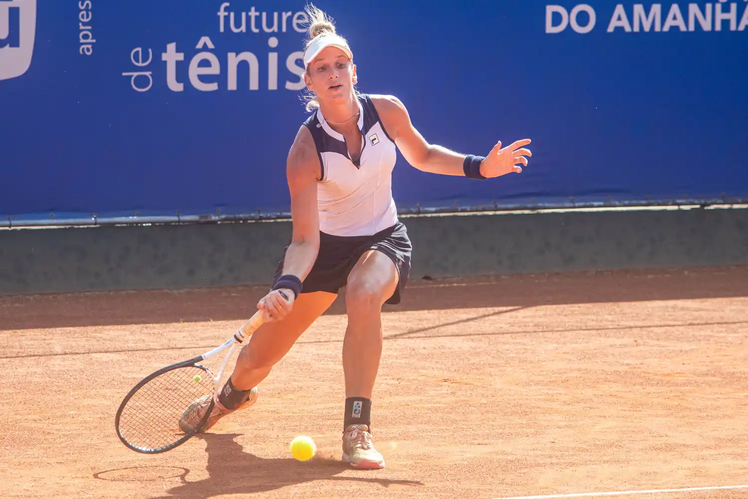 Vito cayó en singles, pero está en cuartos en dobles.