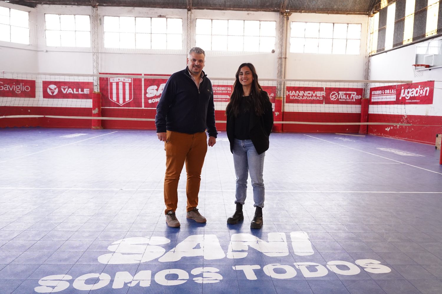 Andrés Massoni y Valentina González piensan el futuro del vóley de San Isidro.