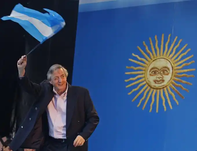 La imagen de Néstor Kirchner utilizada por el Presidente para convocar al acto del 25.