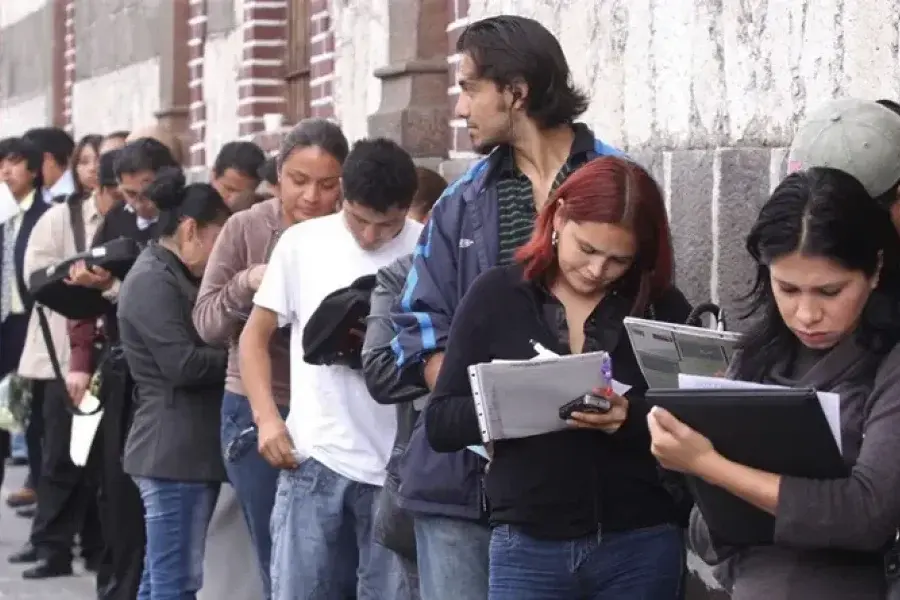 Por la recesión y el ajuste, la desocupación subió a 7,7% en el primer trimestre del año