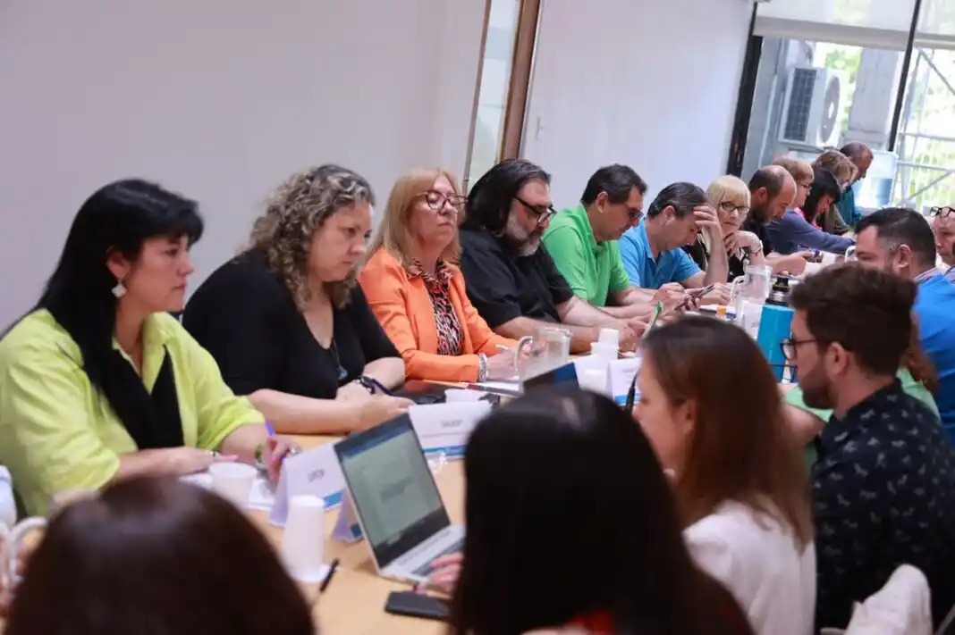 Los docentes acordaron con Kicillof: cobrarán un incremento del 22% en noviembre