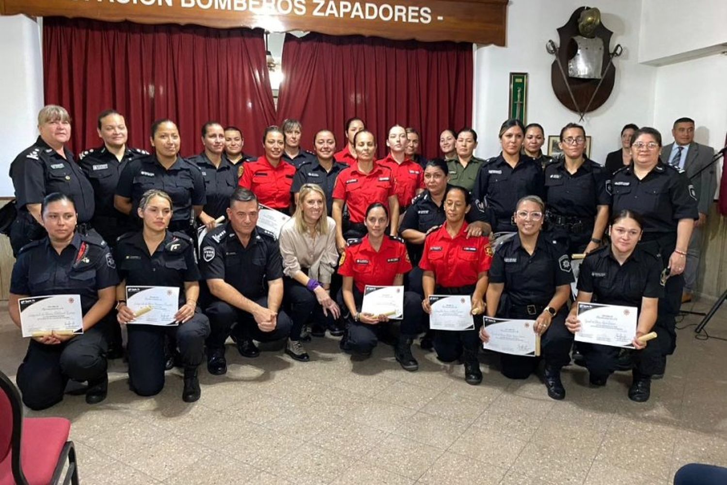 Reconocieron a mujeres bomberos santafesinas en el marco del 8M