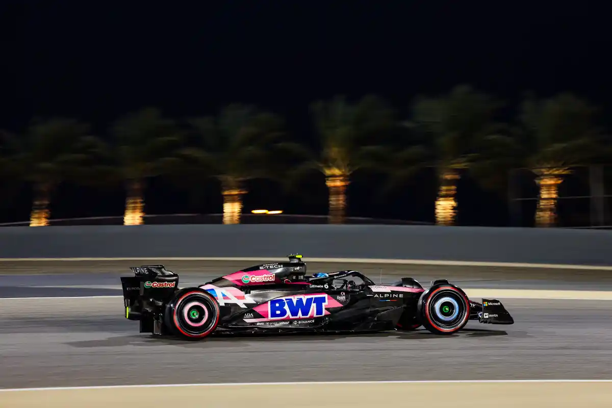 McLaren domina la primera jornada del GP de Baréin 2025 con Piastri y Norris al frente