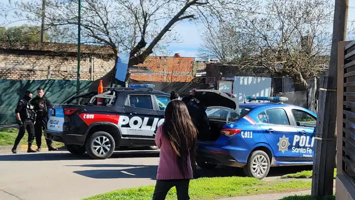 patrullero policia dia balacera barranquitas champagnat ciudad de esperanza movil policial rafaela - 2