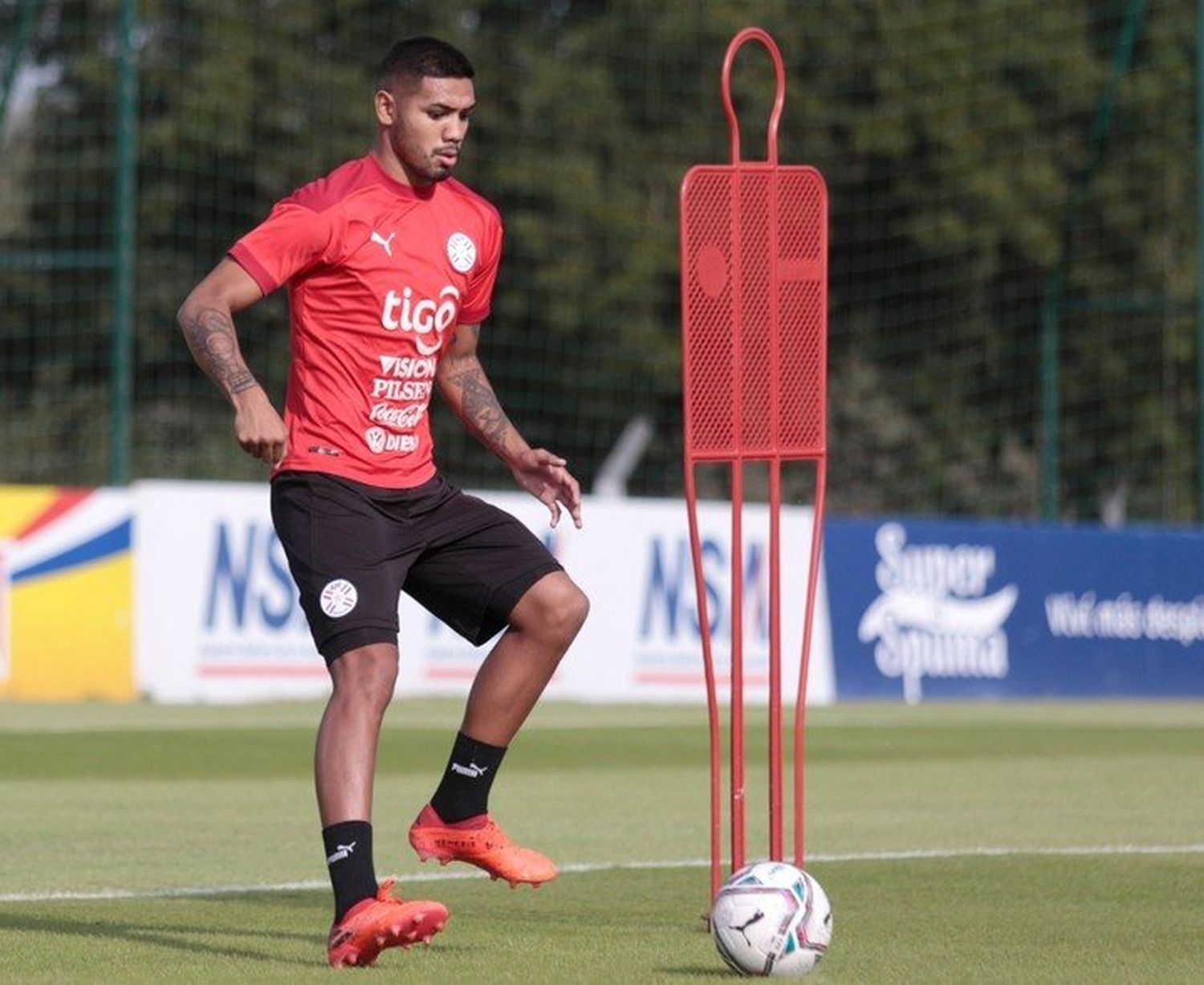 Martínez, con un esguince y no estará frente a Arsenal