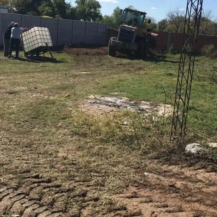 Bomberos trabajan en un nuevo destacamento