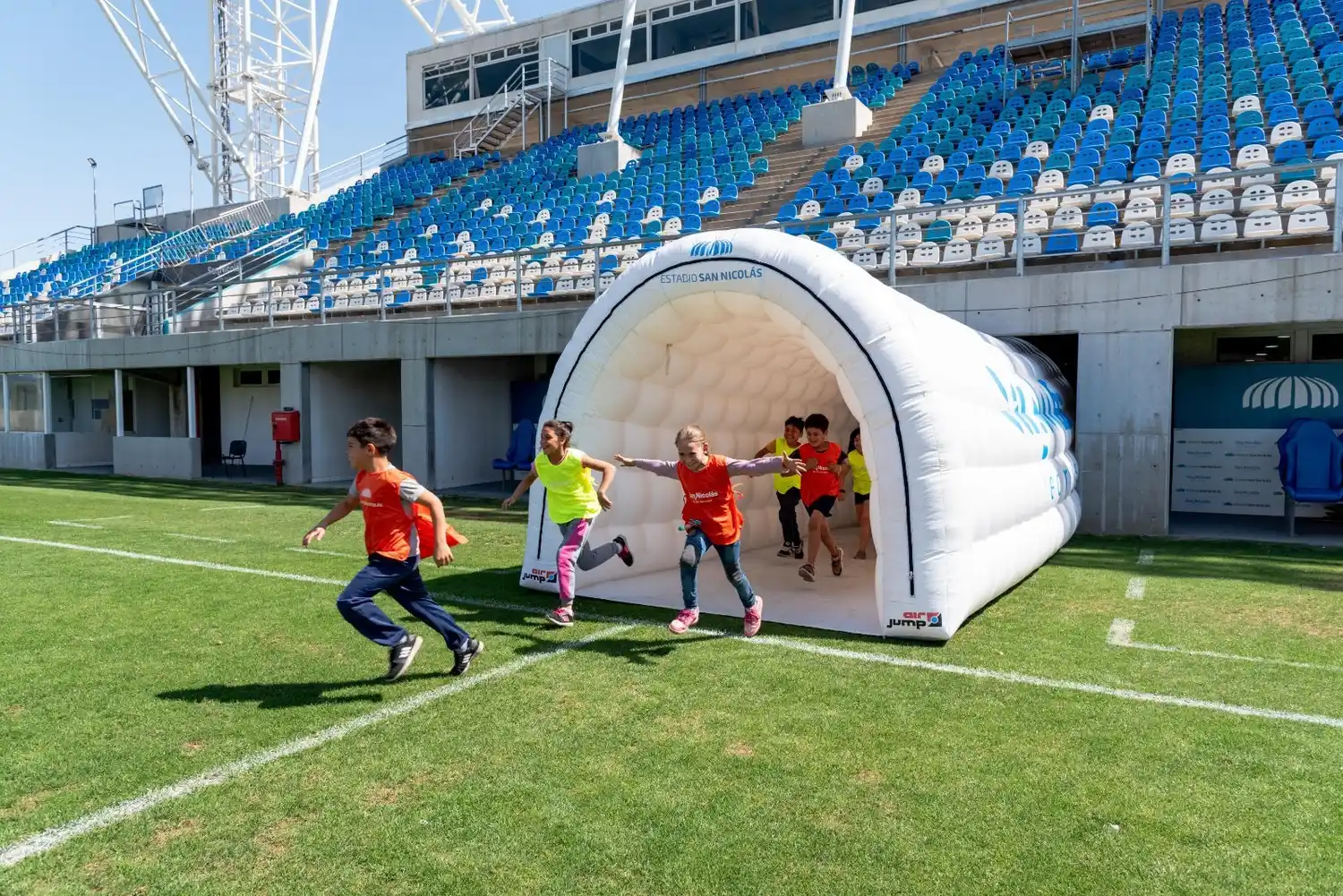 Las escuelas se pueden anotar mediante un formulario