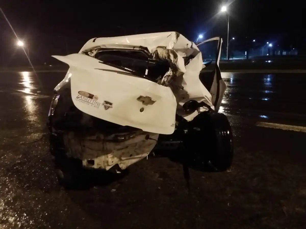 Accidente vial en la Autovía Gervasio Artigas deja a dos personas heridas