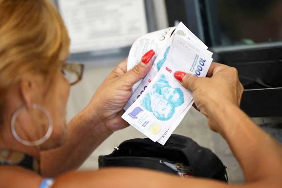 En mayo 2025 los jubilados y pensionados verán un aumento del 3,7 % en sus haberes