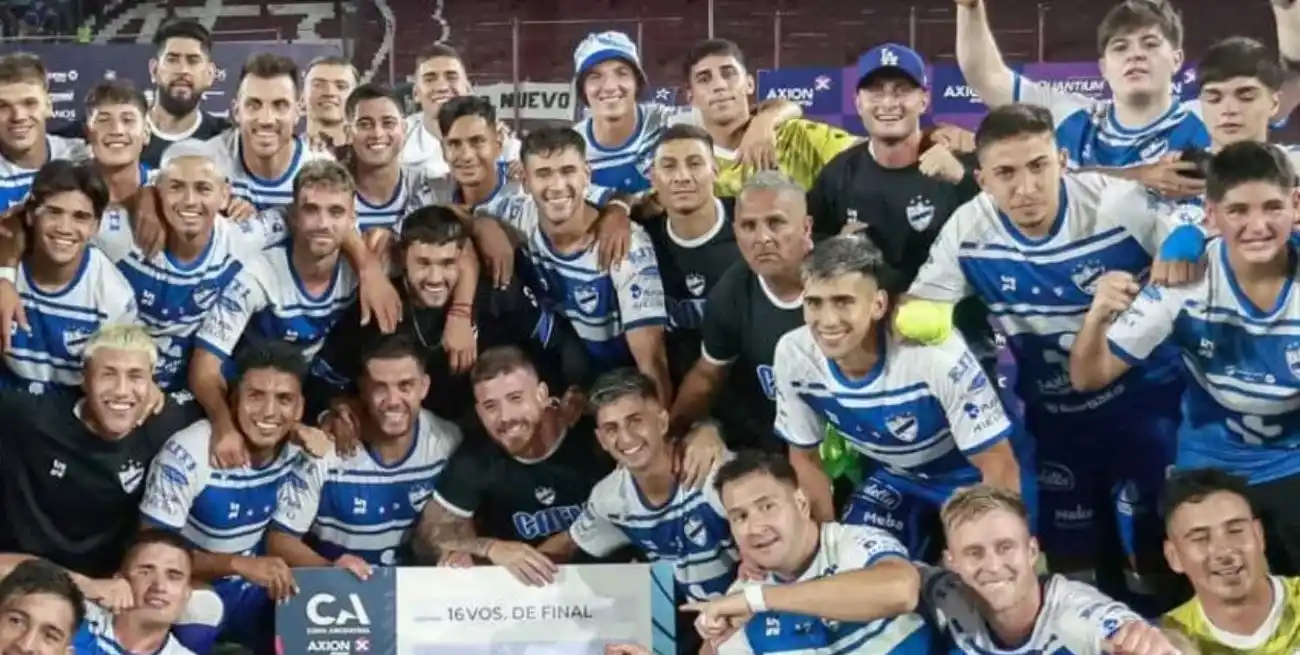 El festejo de los jugadores de Midland. Crédito: Copa Argentina