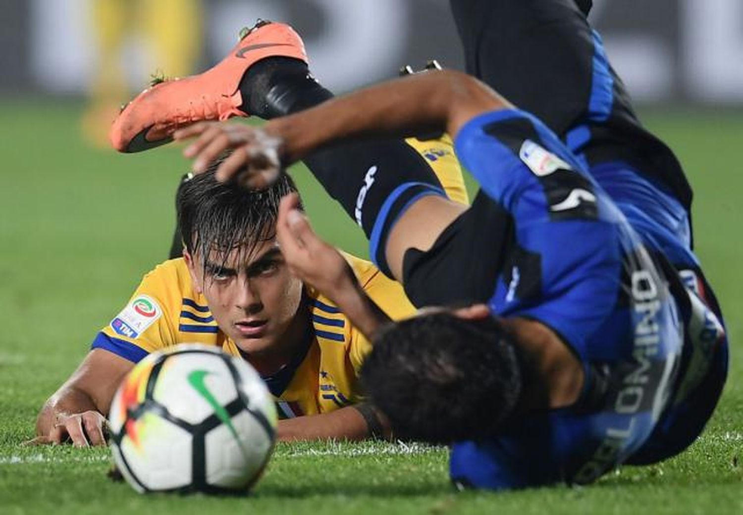 Dybala erró un penal y la Juve no pudo con Atalanta del "Papu" Gómez