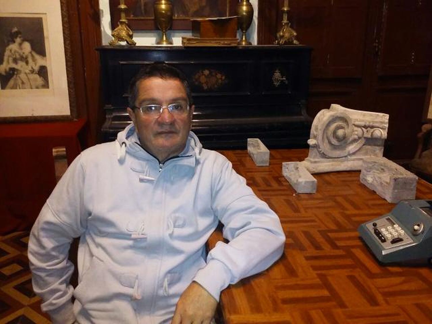 Sustrajeron dinero y equipos tecnológicos del Teatro Italia