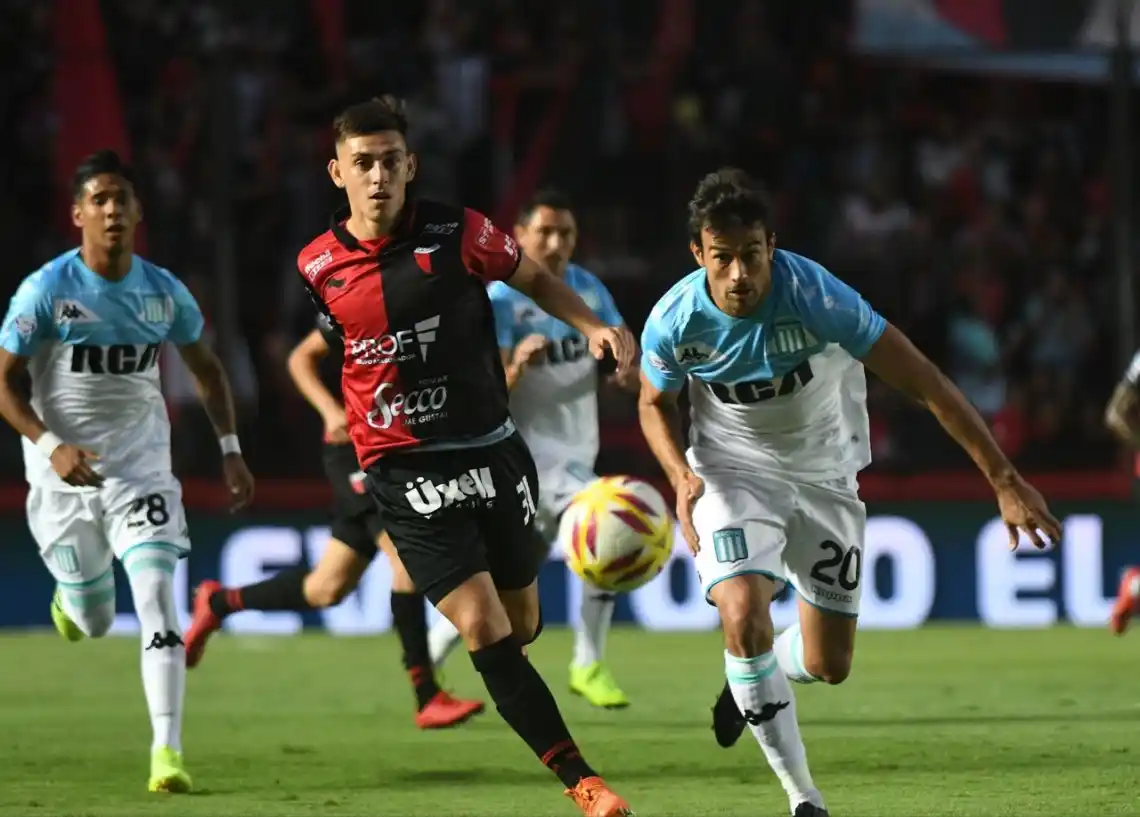 Colón y Racing empataron sobre el final