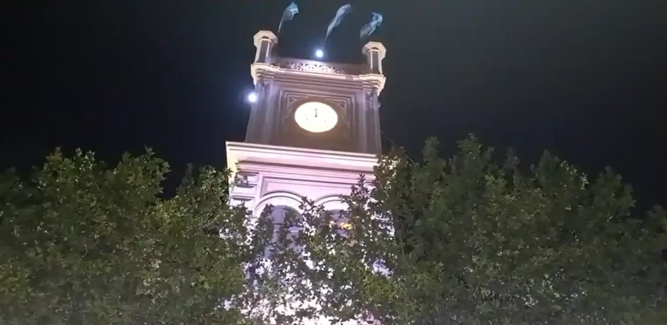 Pusieron en marcha el reloj de la torre del Palacio municipal