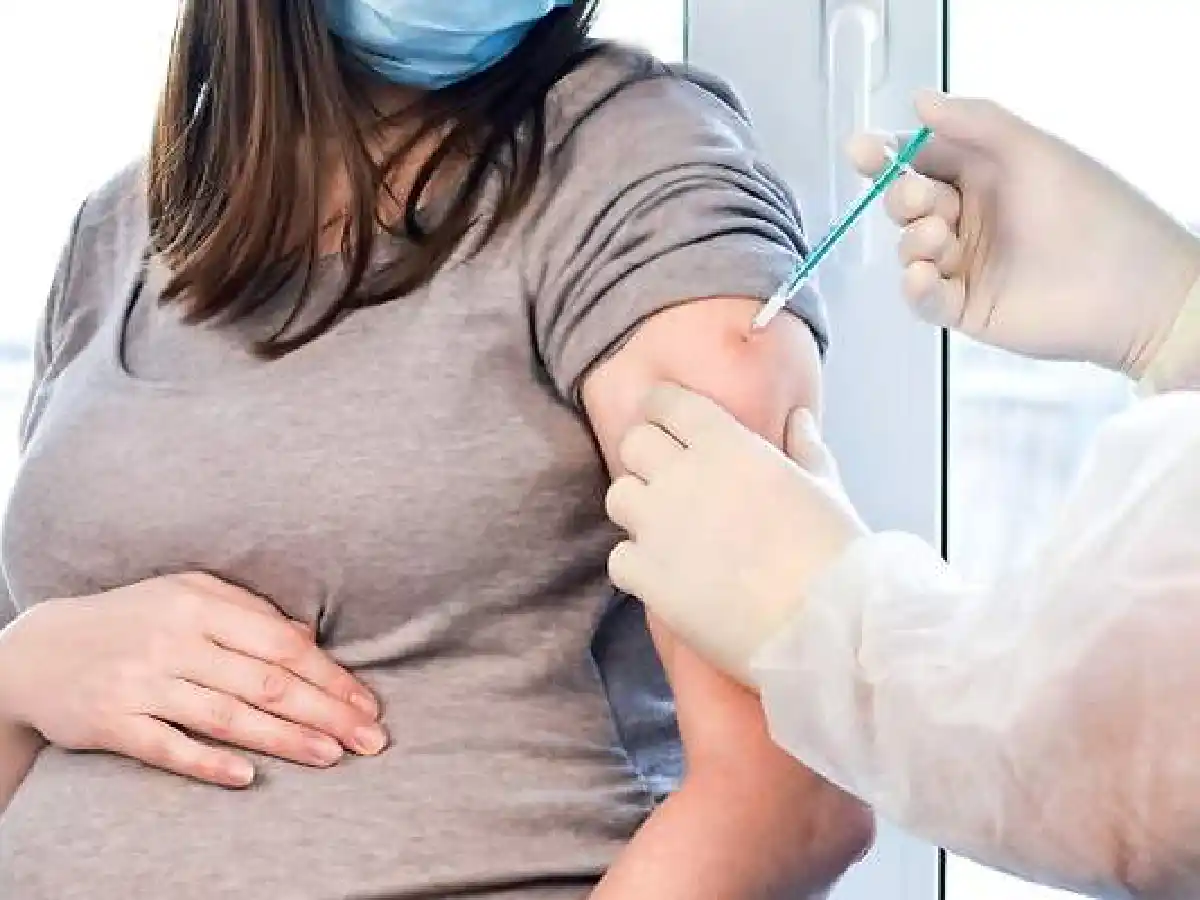 Covid: recomendaciones para vacunación de mujeres embarazadas