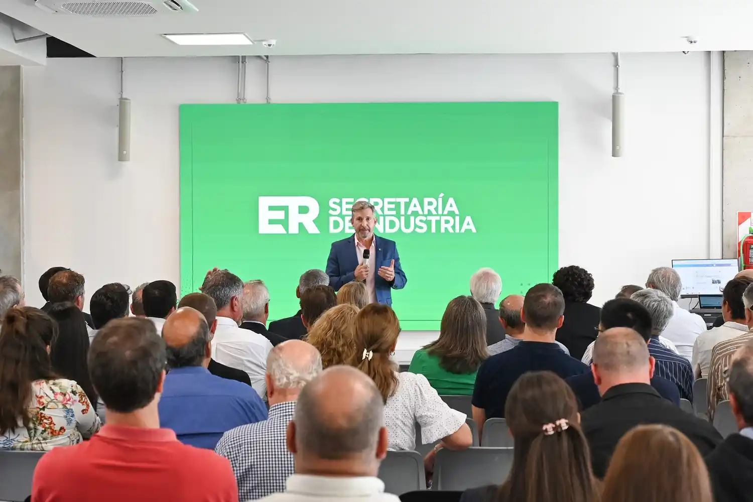 Frigerio presentó líneas de financiamiento y ratificó su apuesta al empleo privado