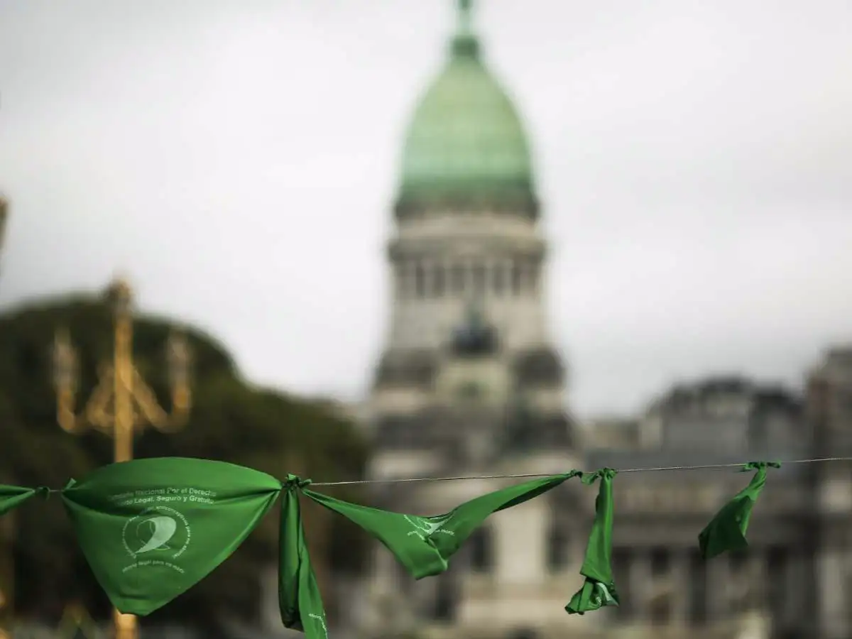 Cafiero: "Es necesario avanzar en la despenalización y después en la legalización" del aborto