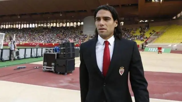 Falcao será compañero de Di María en el Manchester United