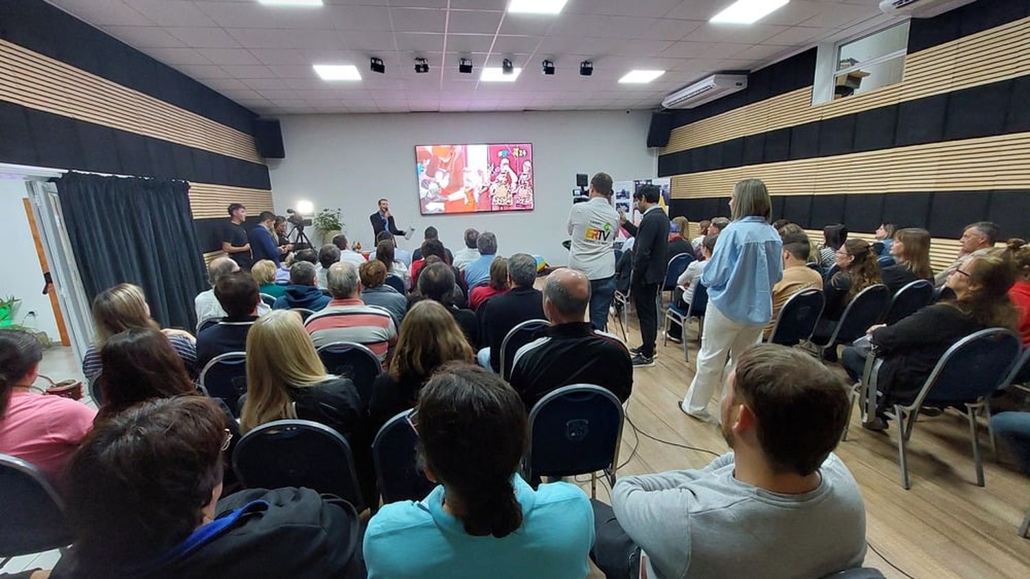 Presentaron los concursos gastronómicos de 'Pollo al Disco' y 'Pollo al Disco Solidario' para la FNA