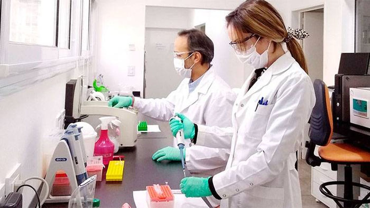 Científicos del Conicet trabajan en �Skit⬝ que detectaría el virus en una hora