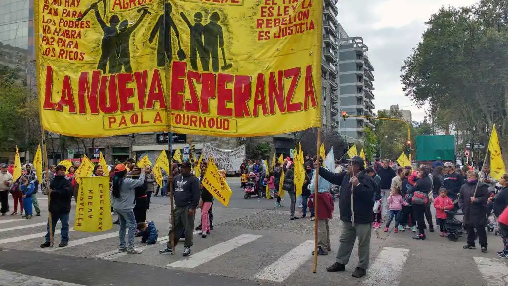 Tras la protesta, el Municipio prometió asistencia a los cooperativistas