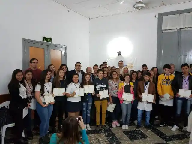 Rotary Club Gualeguay entregó las distinciones a los mejores compañeros