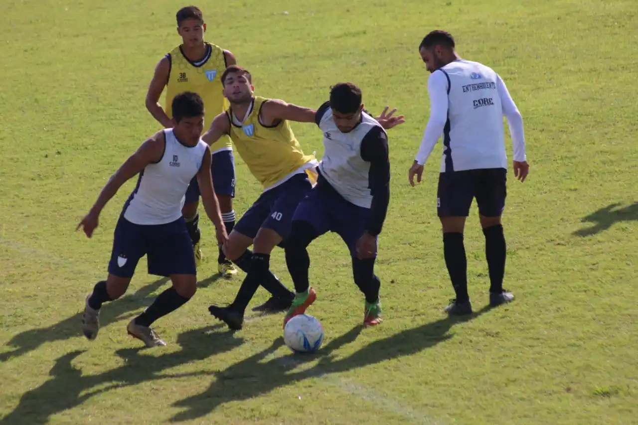 Juventud pierde a dos jugadores importantes para el próximo domingo