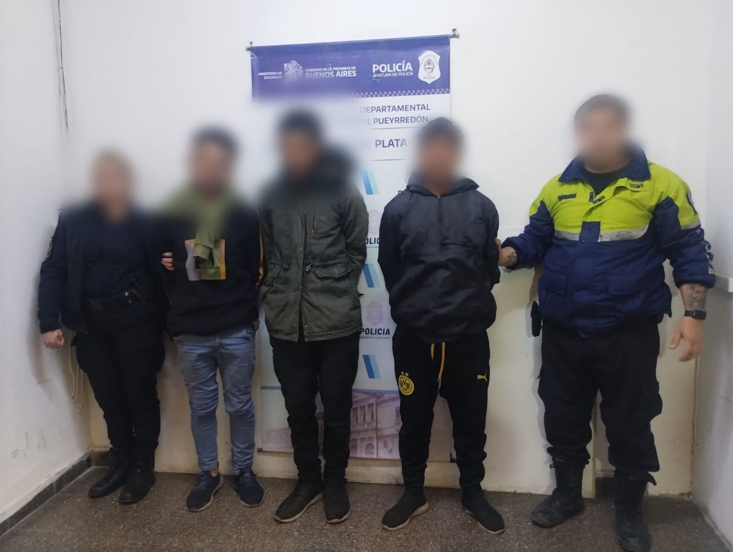 Los tres detenidos cuentan con antecedentes penales.