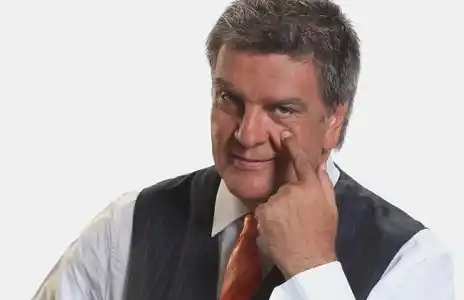 Después de que Rial le pidiera que deje Intrusos, internaron a Ventura