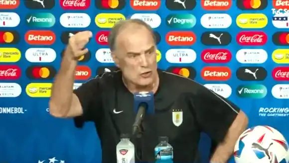 Marcelo Bielsa estalló y denunció una caza de brujas contra los jugadores uruguayos