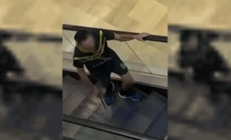 Ocho personas, incluidas un bebé, fueron trasladas de urgencia a hospitales cercanos.