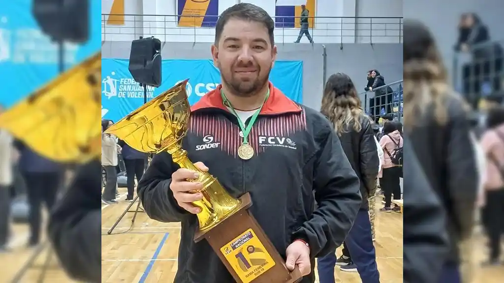 El entrenador de San Isidro, Mario Castel