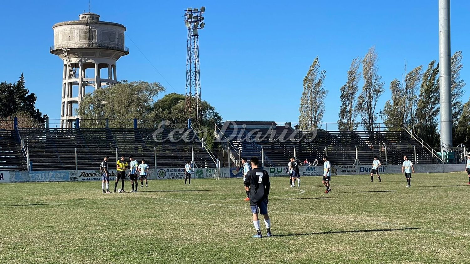 Rivadavia se mide con Defensores de Juan N. Fernández en el Panamericano