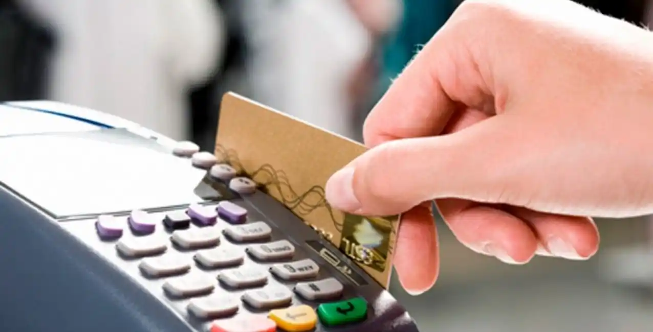 El uso de las tarjetas creció y cayó el retiro de efectivo por cajeros