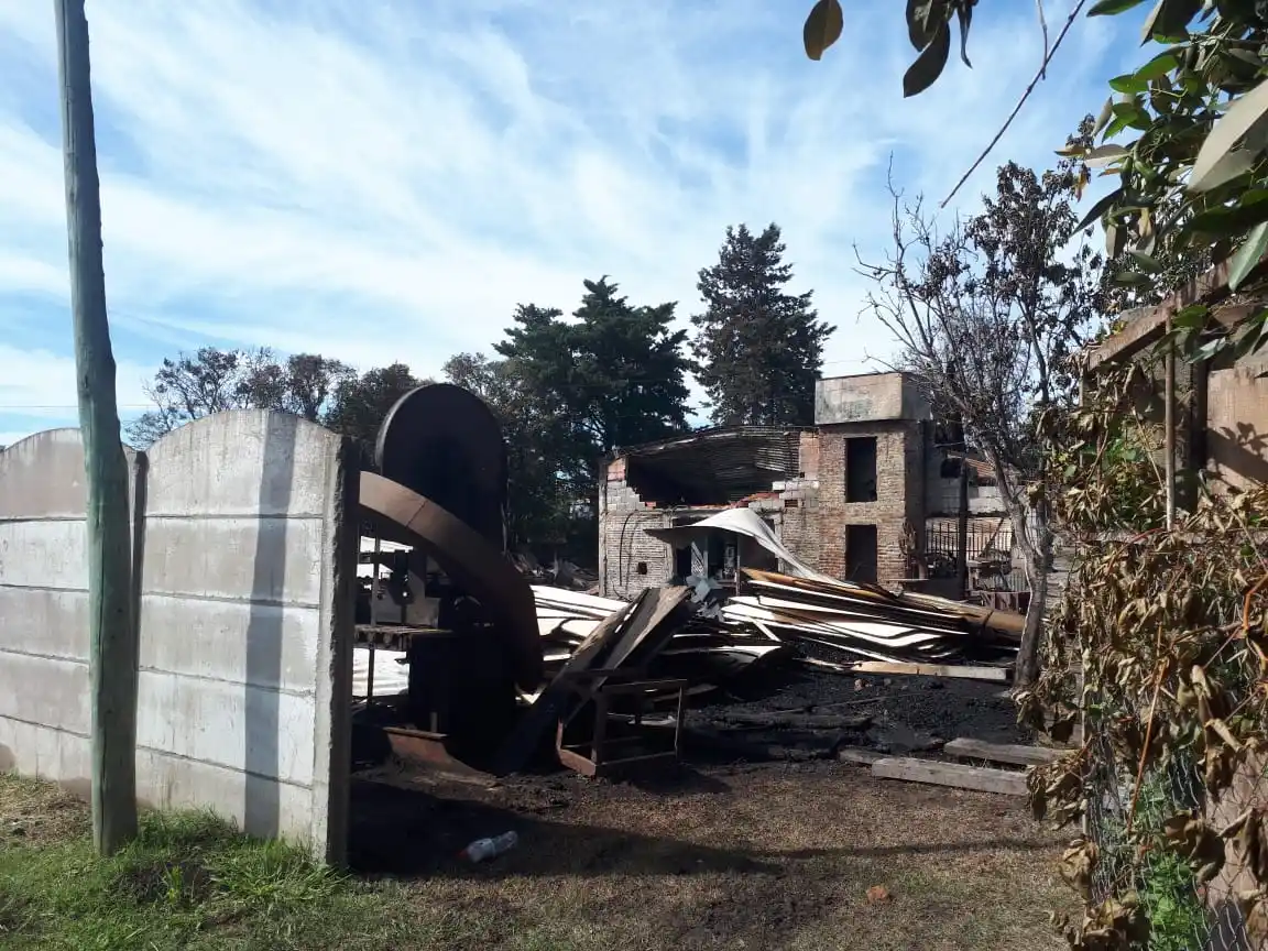 Incendio aserradero barbosa santa lucía 2