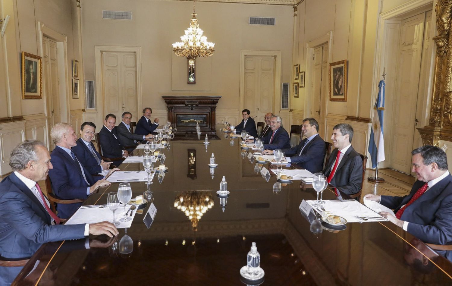 Empresarios se comprometieron a invertir y pidieron eliminar la doble indemnización
