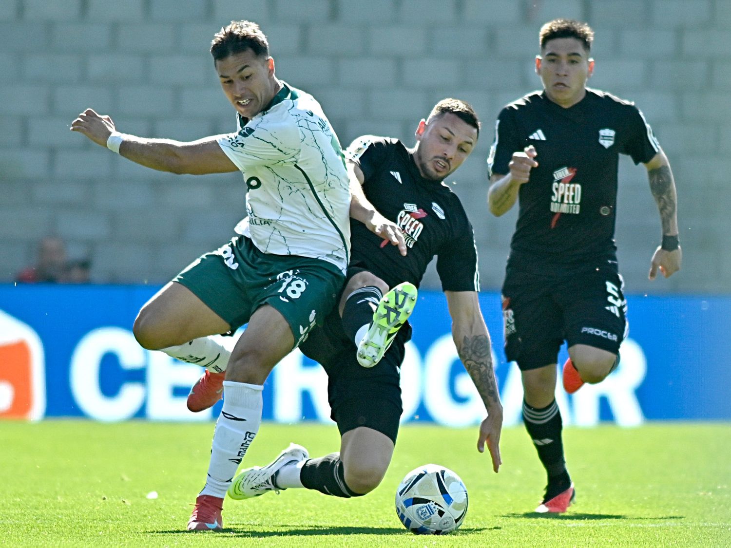 Riestra goleó a Sarmiento