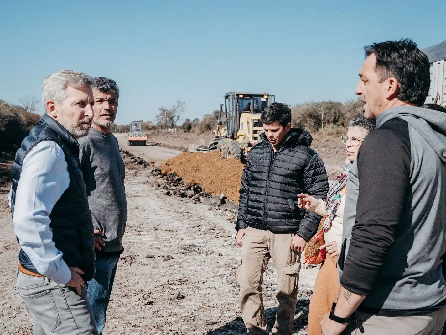 Frigerio recorrió obras de infraestructura vial y viviendas en Federal