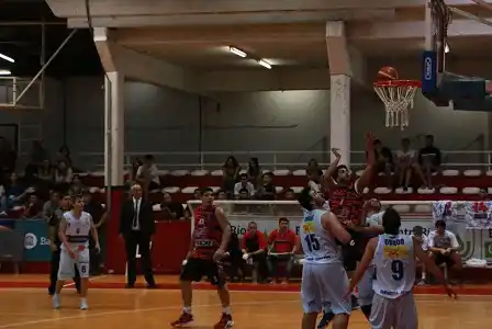 Esta noche Central Entrerriano recibe a Peñarol de Tala