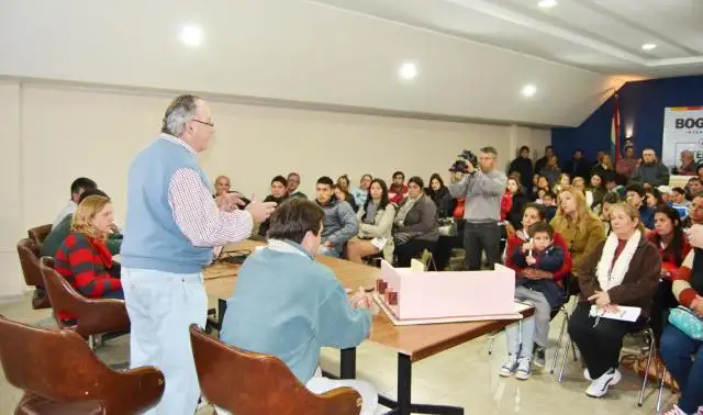 El jueves 15, el Intendente Bogdan, hará el sorteo de las primeras 5 casas