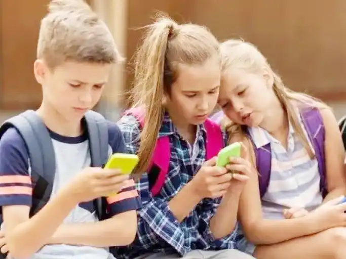 Buscan prohibir los celulares en aulas de Entre Ríos