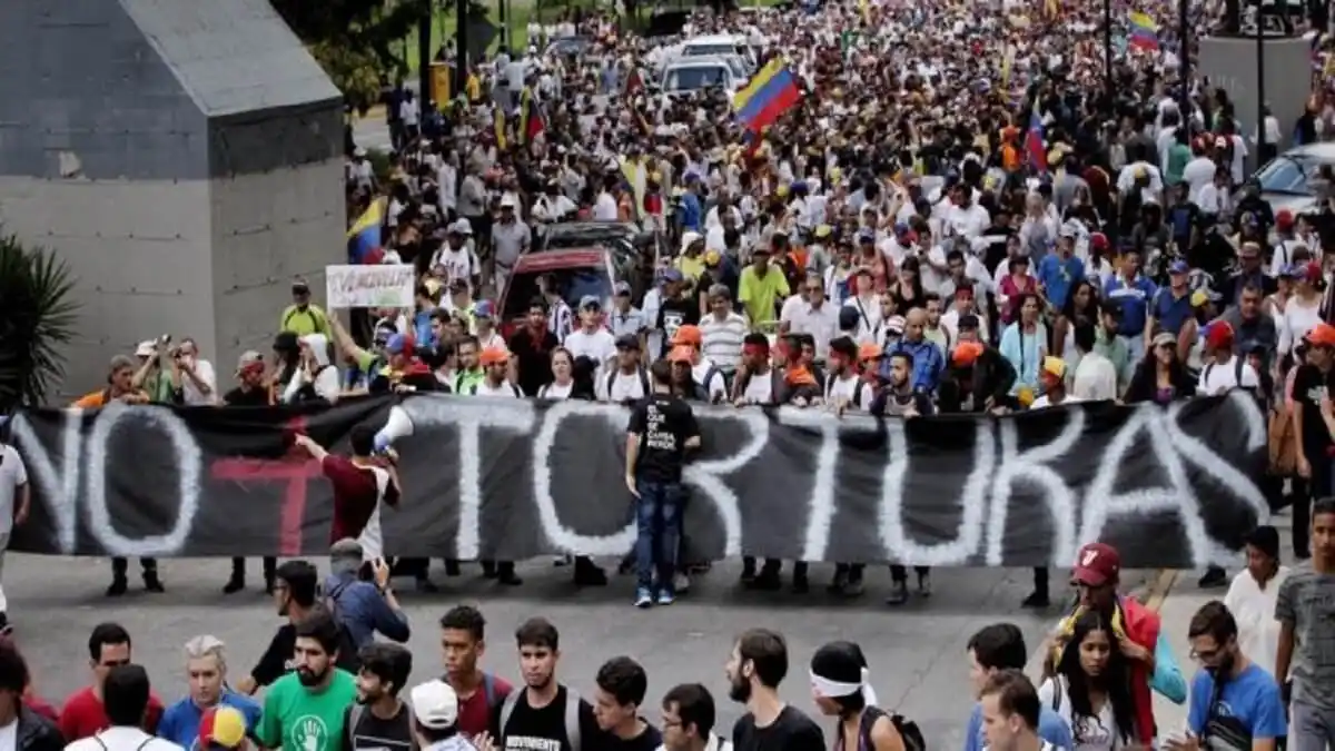 JUSTICIA ARGENTINA ADMITE  demanda de la fundación Clooney sobre violación de DD.HH. en Venezuela