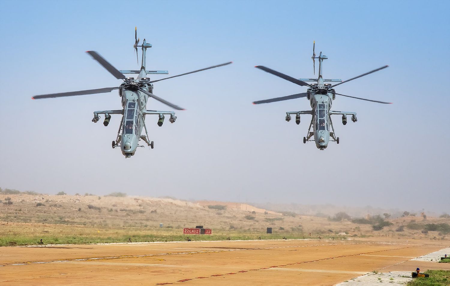 Los helicópteros de combate LCH entran en servicio en la Fuerza Aérea India