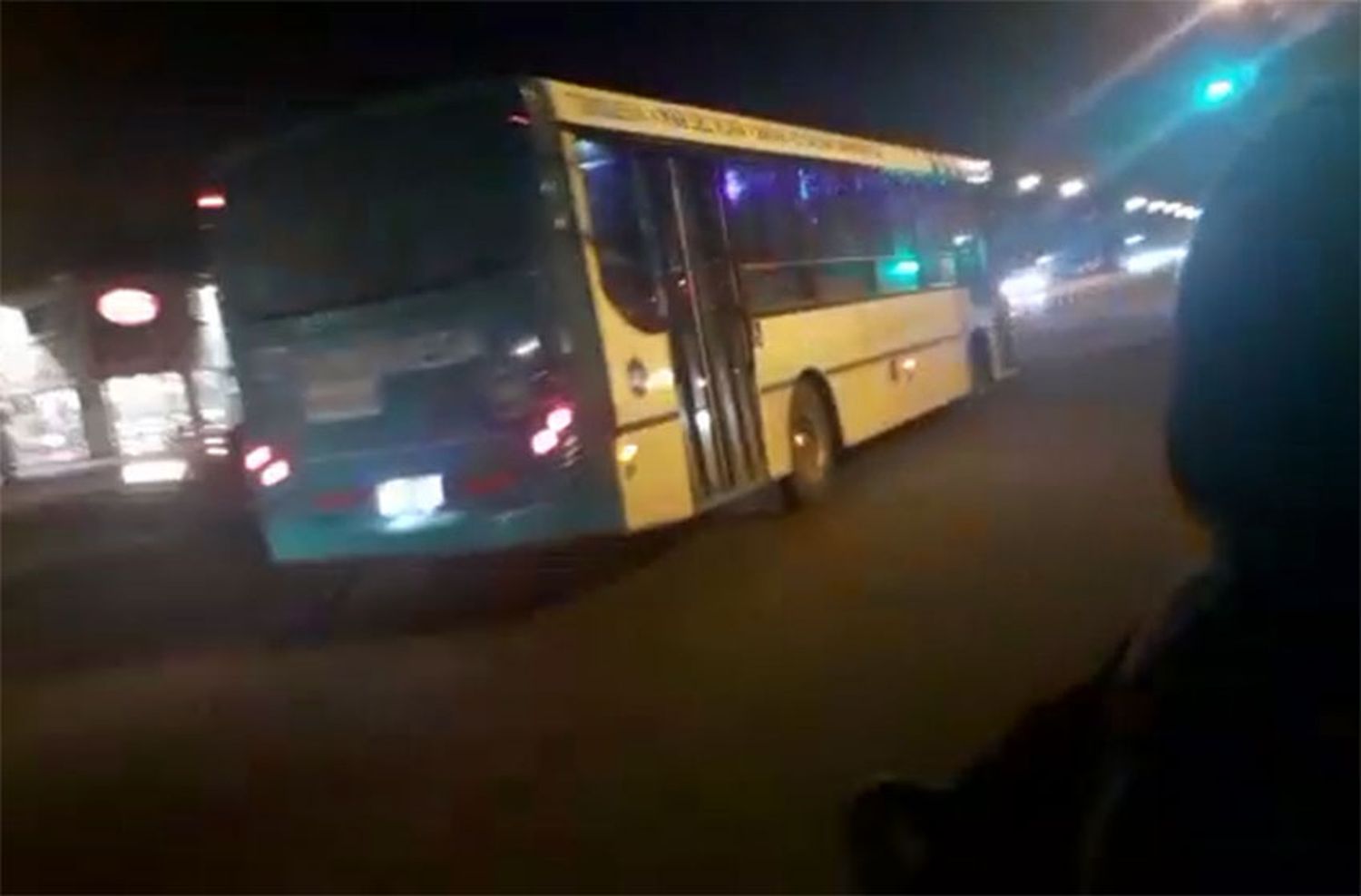 Video: más de 2 horas y media de espera para tomar el colectivo