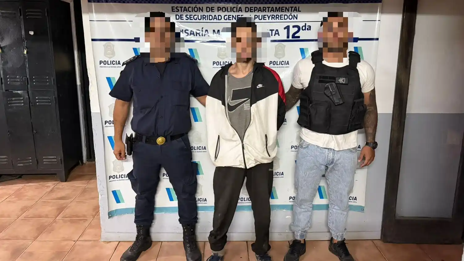 La víctima fue trasladada en una ambulancia del SAME al Hospital Interzonal General de Agudos (HIGA), donde quedó internada recibiendo atención médica.