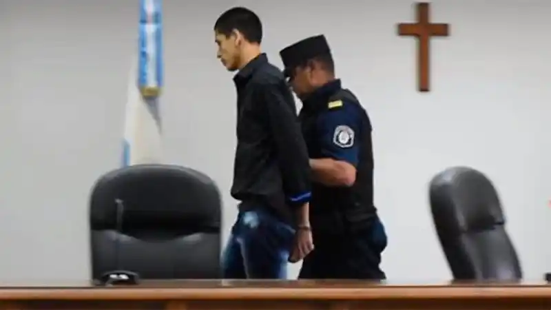 Perpetua para el acusado de matar a su ex esposa, sus dos hijitas y la pareja